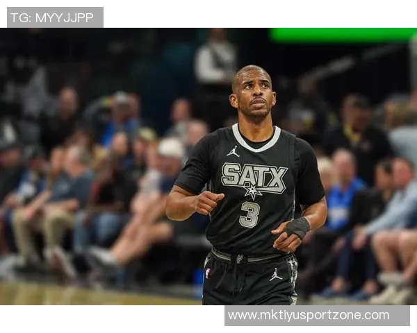 快船训练氛围轻松愉快全员笑容满面小卡频频亮相